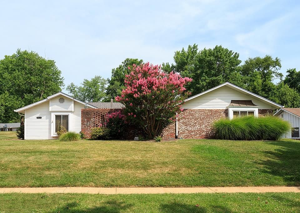 1st image of 415 Glenmeadow Dr