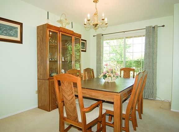 3rd image of 1702 Fairfax Cir W Unit 4