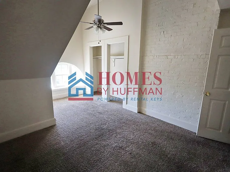 110 East Powell Avenue — Photo 11