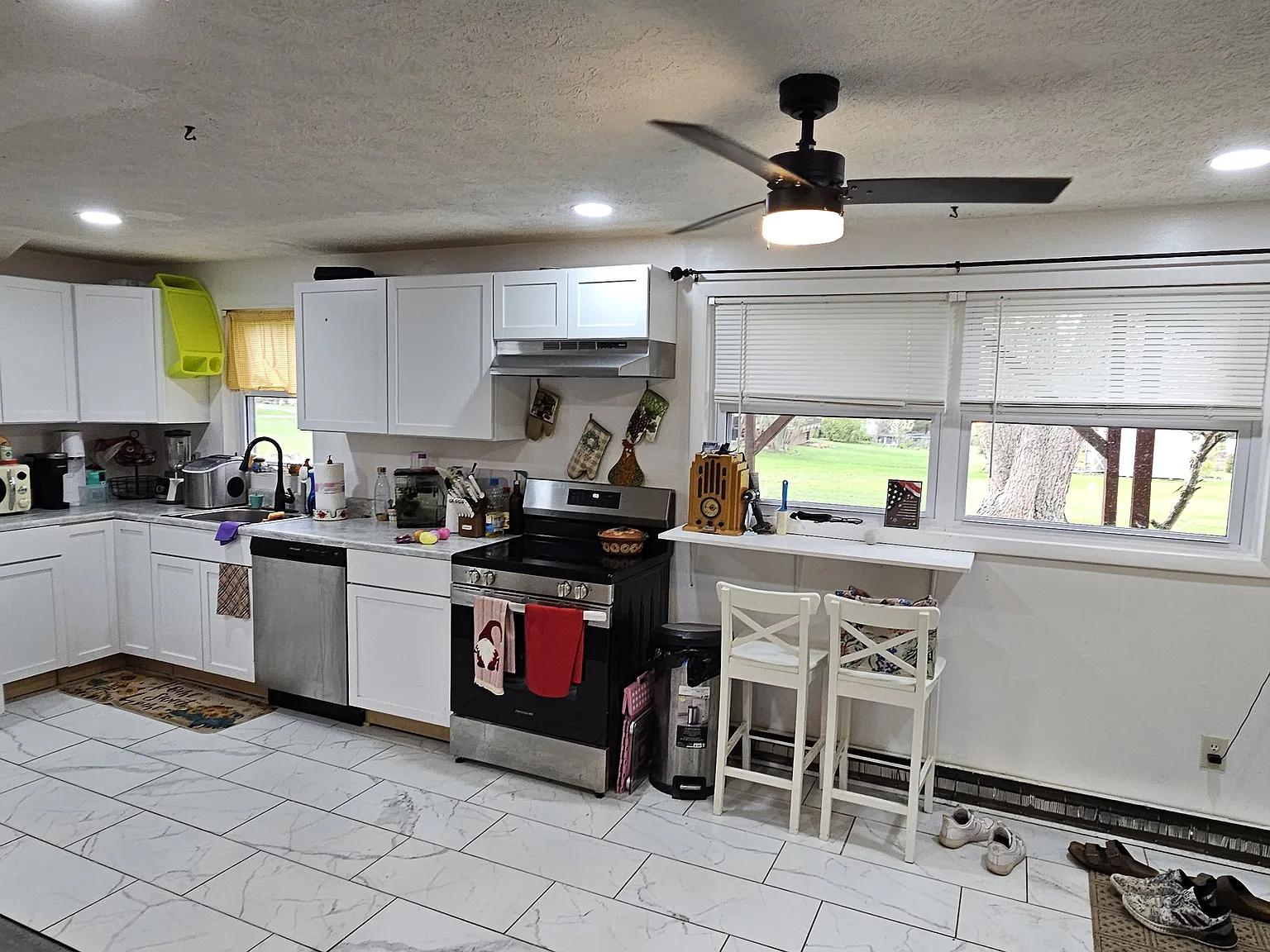 2 bed, 1250 sqft, $2,050 — Photo 2
