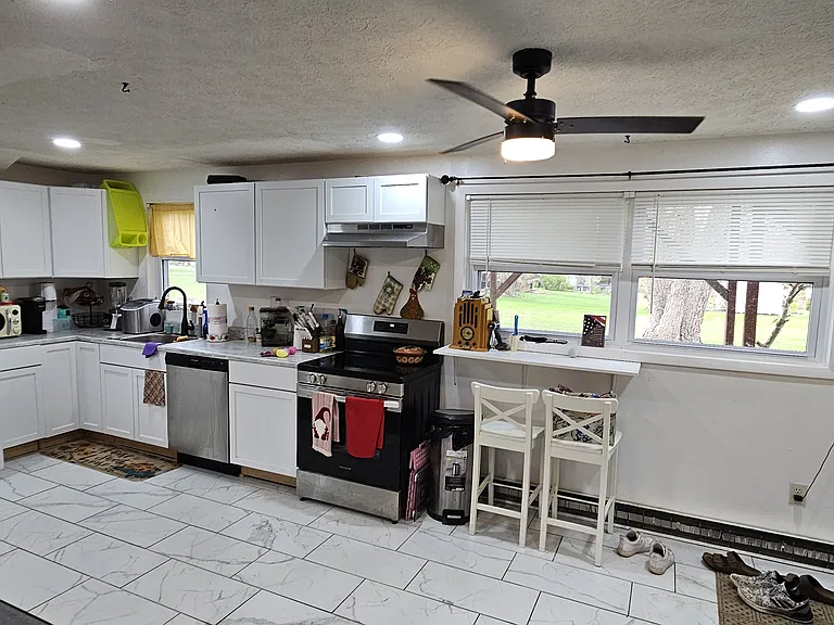 128 Triphammer Ter #A — Photo 2