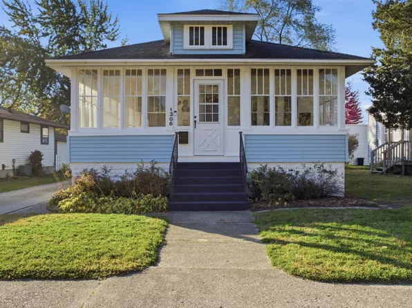 1306 Grant Ave, Grand Haven, MI 49417