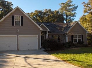 101 Fern Ct, Pine Knoll Shores, NC 28512