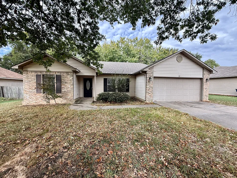 27 Magnolia Dr