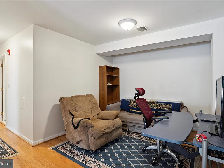 20 S Village Ave #7 — Photo 12
