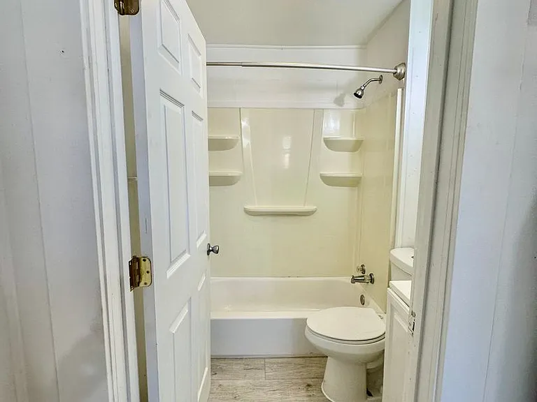 123 Mortimer St — Photo 5