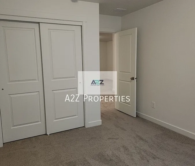 968 S 850 W — Photo 27