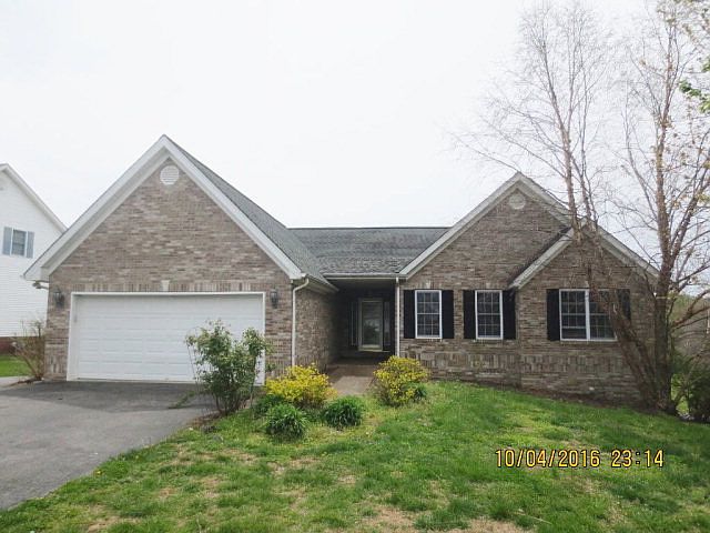 1st image of 119 Pebble Dr