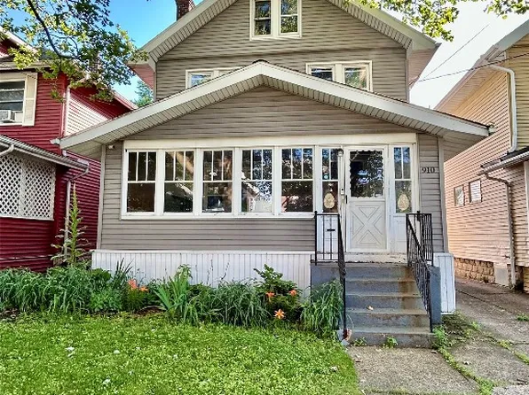 910 Weschler Ave, Erie, PA 16502