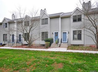 16 Seymour Rd UNIT 1E, East Granby, CT 06026