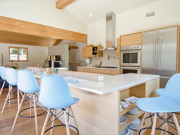 1072 Urania Ave — Photo 7
