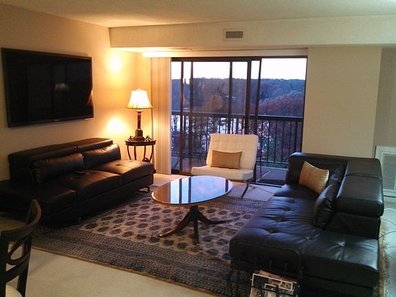 3rd image of 3800 Powell Ln APT 1120