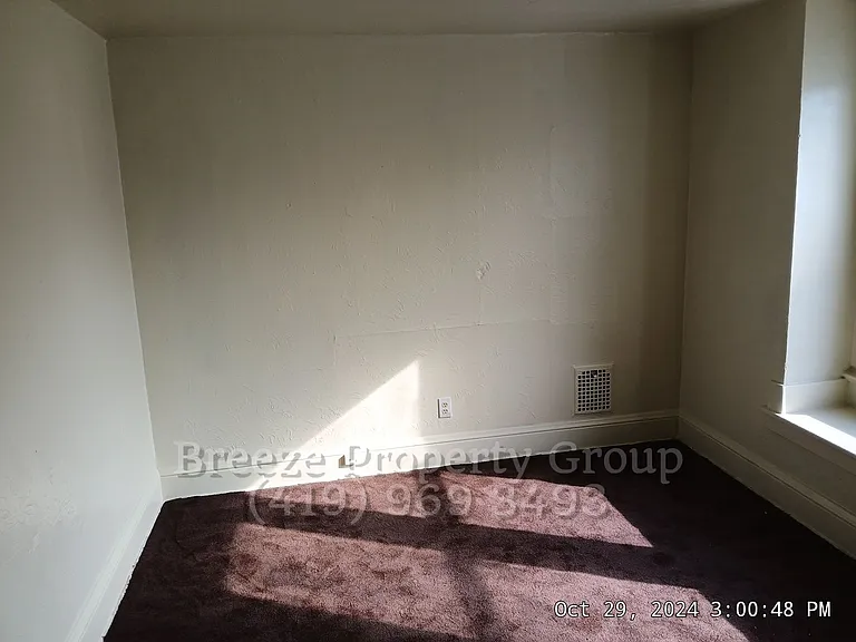 244 Knower St — Photo 8