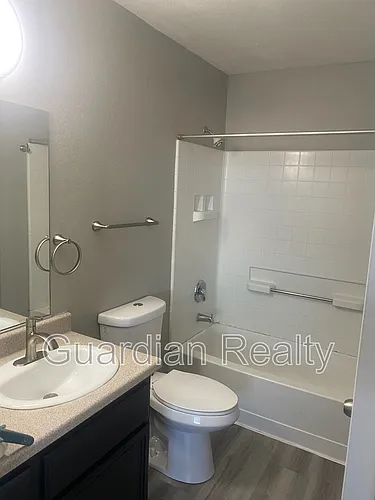 4730 E Craig Rd Photo 1