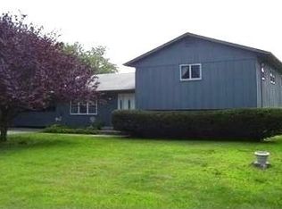 32 Holland Dr, South Kingstown, RI 02879