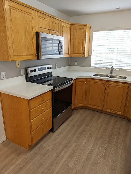 2 bed, 1100 sqft, $1,550 — Photo 3