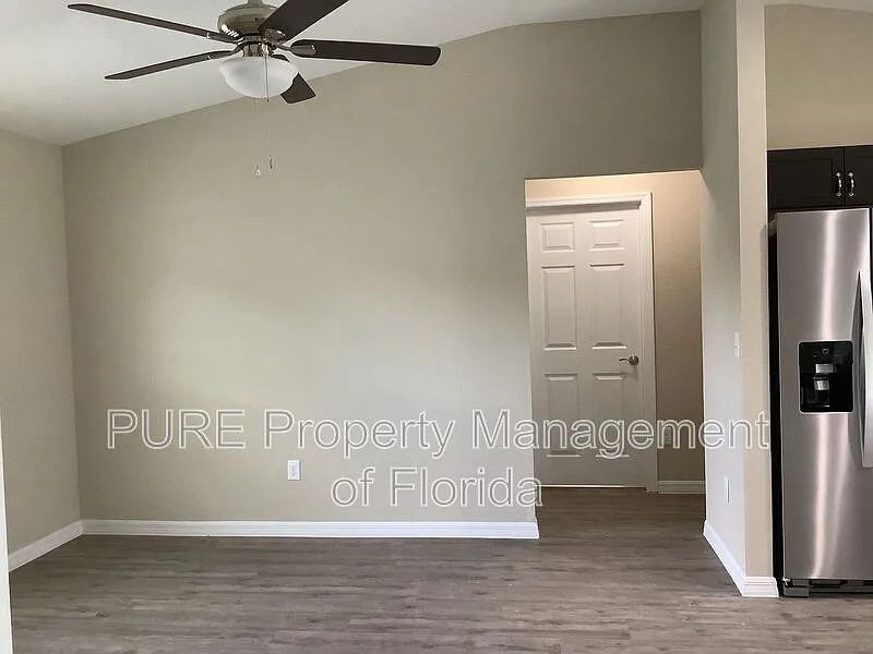 3 bed, 2.0 bath, 1000 sqft, $1,450 — Photo 3