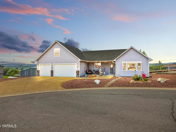 412 S 93rd Ave, Yakima, WA 98908