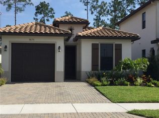 8875 Madrid Cir, Naples, FL 34104