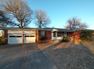 136 E Powell St, Claremore, OK 74017