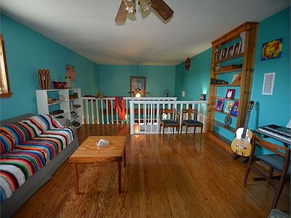4th image of 389 Bonita Dr