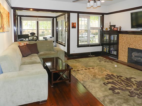2nd image of 4942 N Wolcott Ave #1