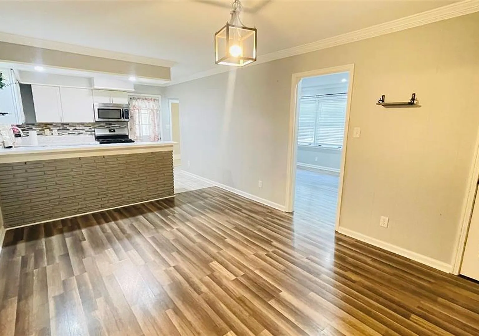 Forest Hills Rental — Photo 3