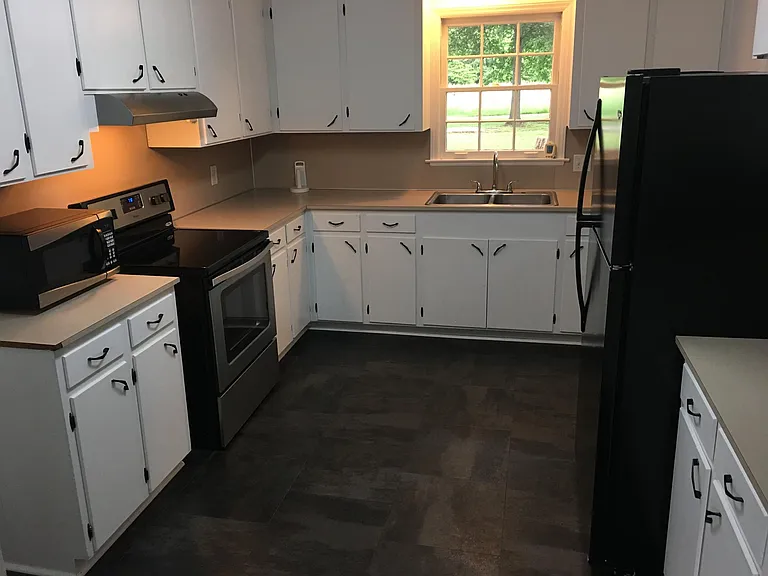 104 Cranford Dr — Photo 5