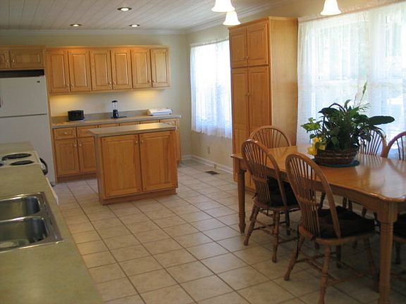 4th image of 187 Holly Acre Pl