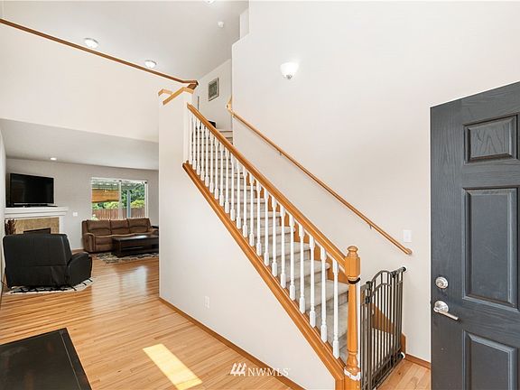 2nd image of 19206 76th Ave E