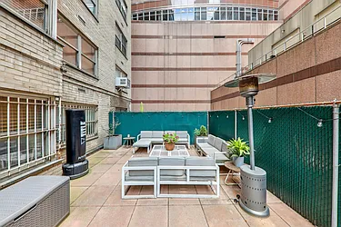 211 East 53rd Street