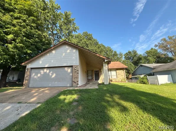 12702 Willow Trail Dr, Florissant, MO 63033