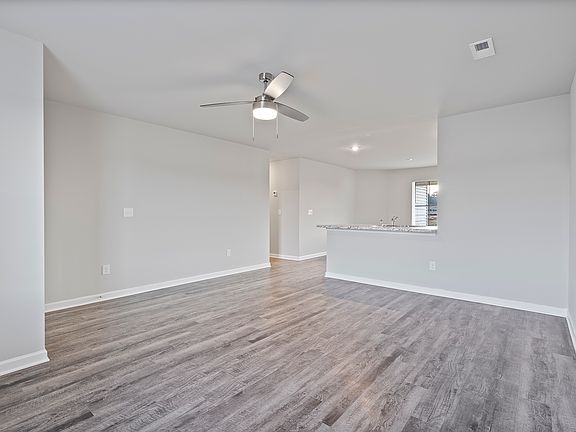 2nd image of 4020 Ryan Dr SW