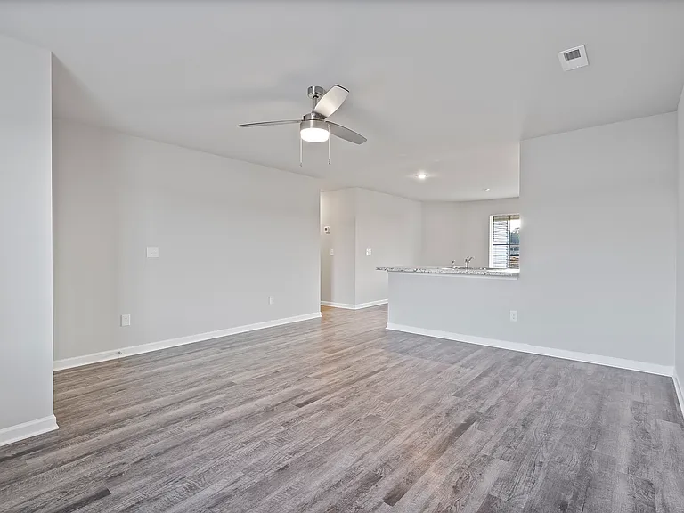 4020 Ryan Dr — Photo 2