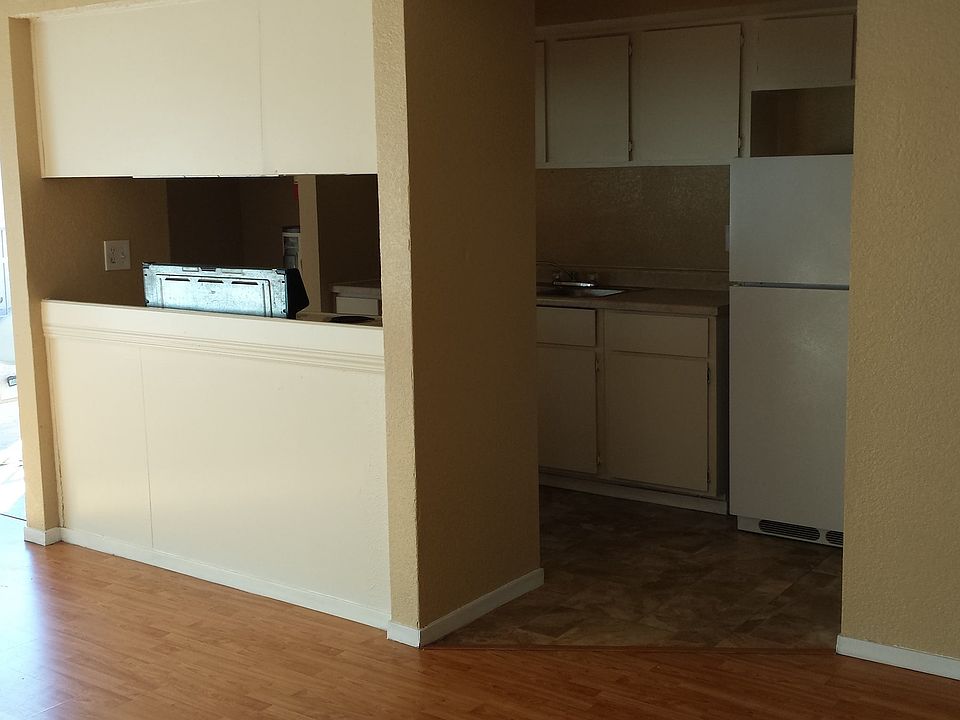 1st image of 1910 Ferrell St APT 9