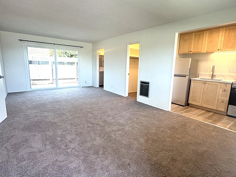 1606 Grand Ave #C — Photo 2
