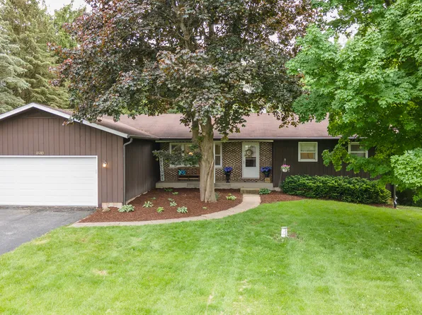 25285 W Ivanhoe Rd, Wauconda, IL 60084