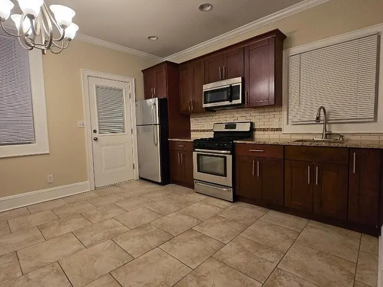 95 Nichols St — Photo 1