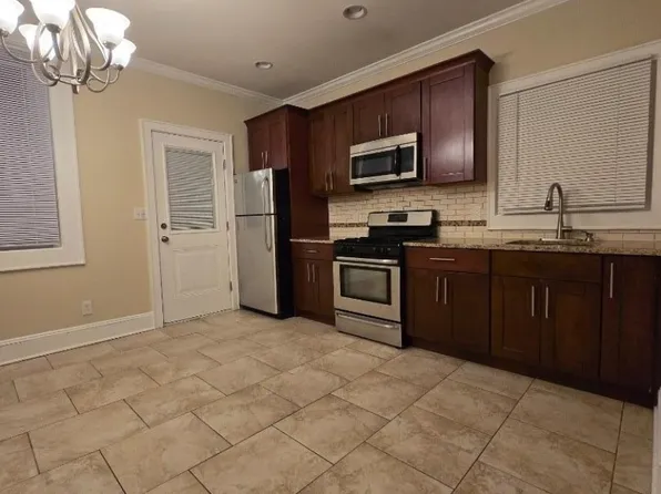 95 Nichols St, Newark, NJ 07105