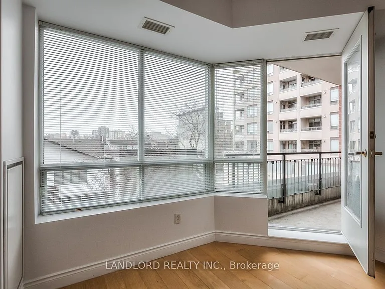 77 McMurrich St #307 — Photo 16