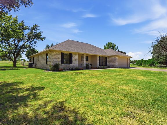 2nd image of 1820 Tolar Hwy