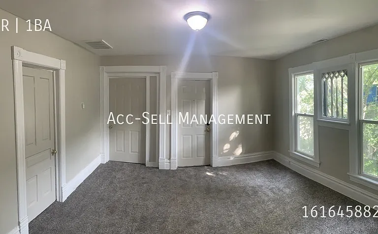 806 Douglas St NW #2 — Photo 4