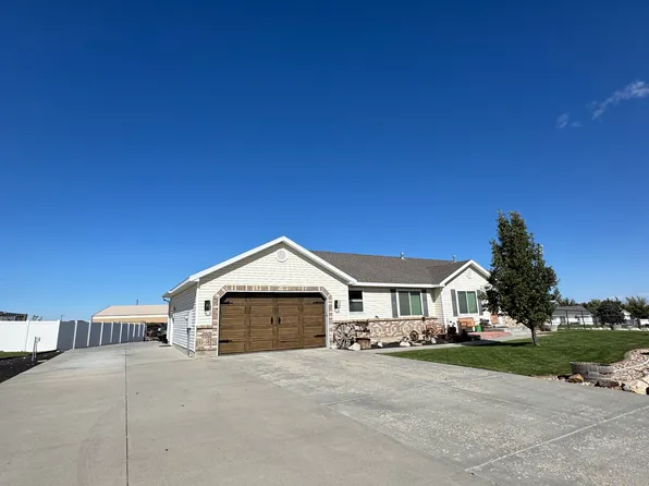 319 Legrand Dr, Grantsville, UT 84029