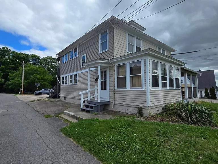 257 W Main St #2 — Photo 2