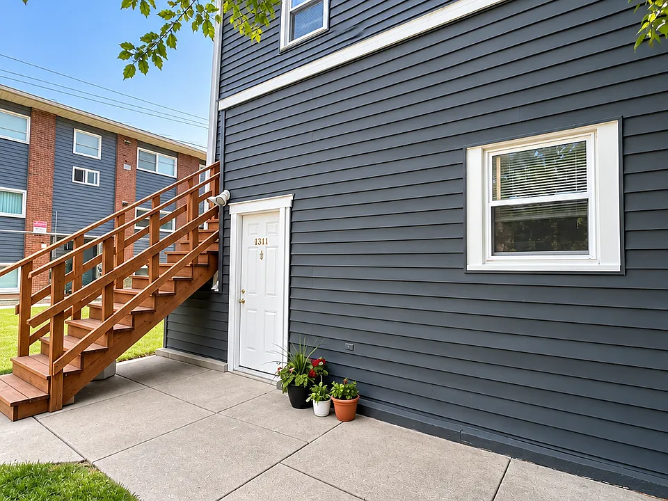 1311 E Columbus Dr #1