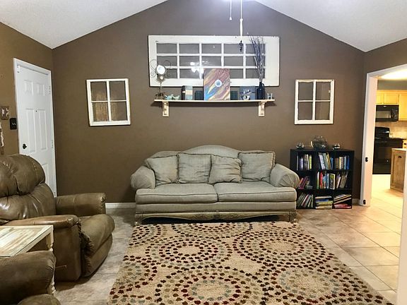 3rd image of 119 Hardwood Dr