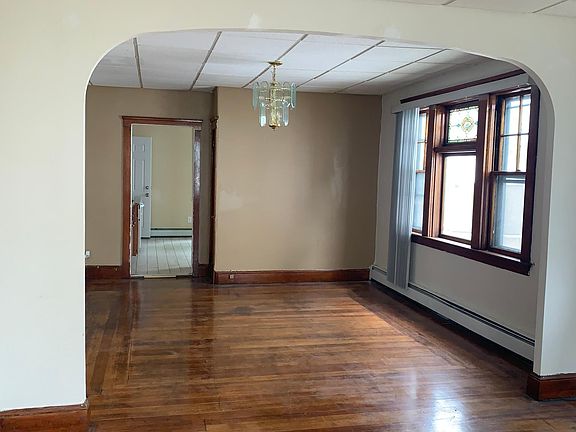 3rd image of 123 Union Ave Floor 2