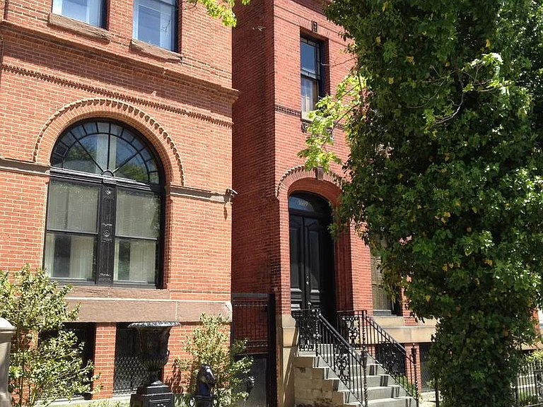 Park Ave NE — Photo 1