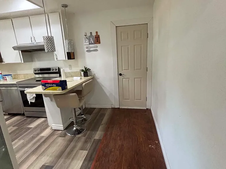 Kitchen & Dining