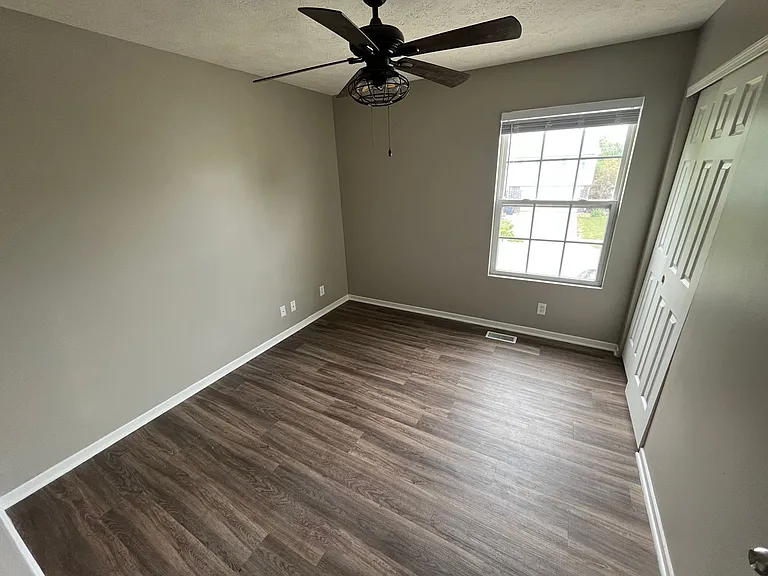 2704 Mesa St — Photo 6